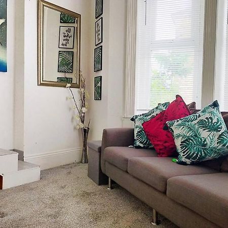 Cute & Cosy Loft-Style Studio Close To Beach Διαμέρισμα Μπόρνμουθ Εξωτερικό φωτογραφία
