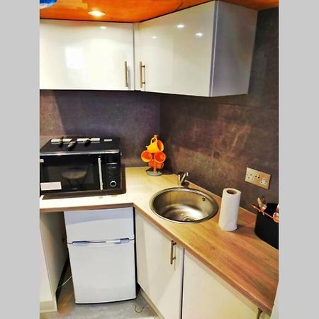 Cute & Cosy Loft-Style Studio Close To Beach Διαμέρισμα Μπόρνμουθ Εξωτερικό φωτογραφία